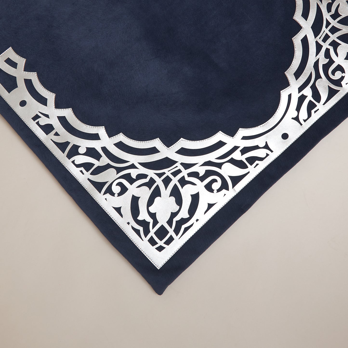 Neoclassic Silver Arch – Prayer Mat