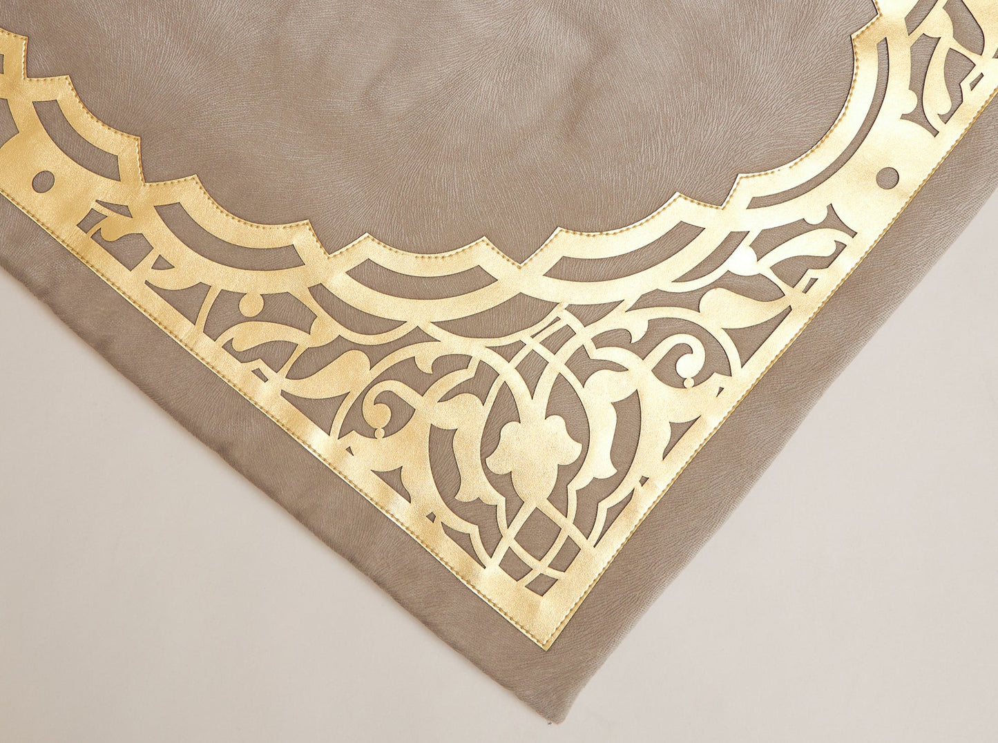 Neoclassic Golden Arch – Prayer Mat